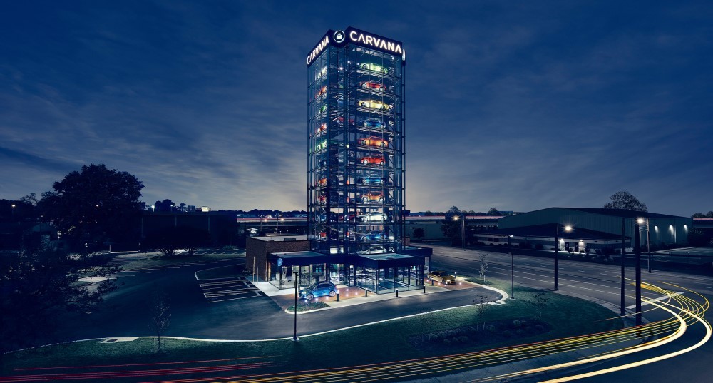 カーヴァナ社の「自動車自販機」タワー。　　写真：カーヴァナ社提供
