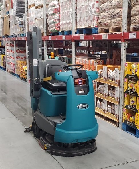 ブレイン、テンナントと共同開発の床清掃＋自動在庫管理ロボット　　出典：ウォルマート社