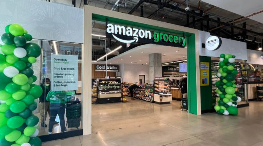 シカゴの新店舗フォーマット「アマゾングローサリー」　出典：Supermarket News, ‘Amazon launches Amazon Grocery, its newest grocery concept’, Timothy Inklebarge