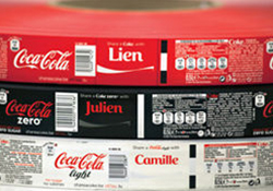 Coca-Cola(R)社、HP Indigoデジタル印刷機でラベルをパーソナライズ