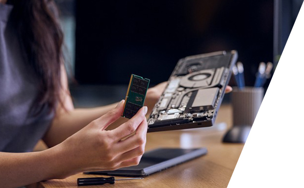 トップマウントキーボード、RAM、SSD、オプションバッテリーを簡単に交換可能なモジュラー設計で、将来のニーズにも対応。コストを削減し、デバイスのメンテナンスを簡素化します。