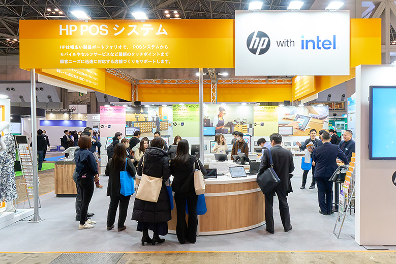 開演間もない時間帯にもかかわらず、多くの来場者でにぎわうHPブース