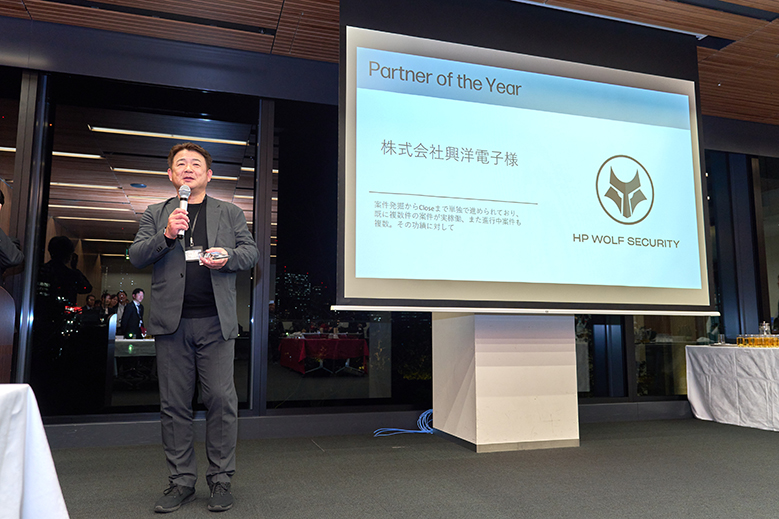 2024年度パートナー・オブ・ザ・イヤーに輝いた、株式会社興洋電子 情報通信事業本部 取締役本部長 天野 啓治氏