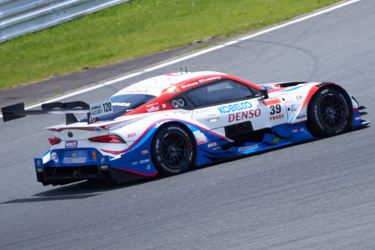 白熱の戦いの結果、TGR TEAM SARDは4位入賞を手にした